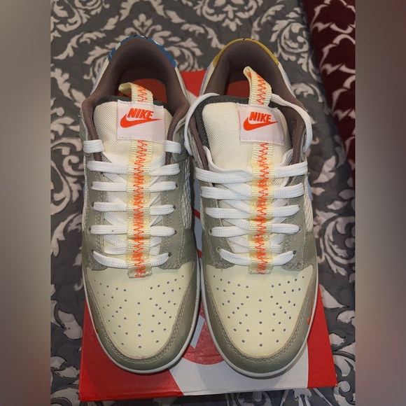 Cartoon- Nike Dunks - Picture 1 of 6